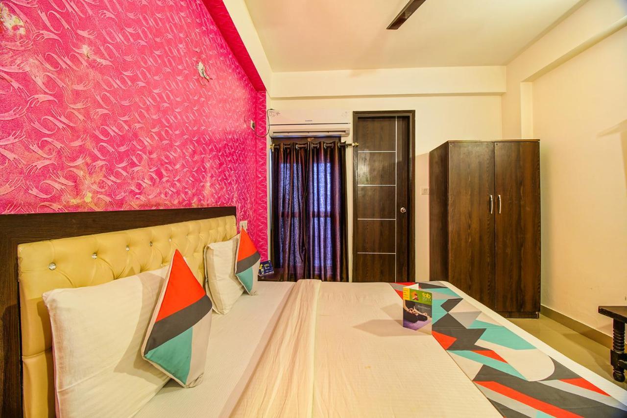 Fabexpress Tp Suite Near Igi Airport Neu-Delhi Exterior foto