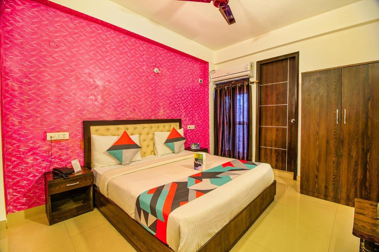 Fabexpress Tp Suite Near Igi Airport Neu-Delhi Exterior foto